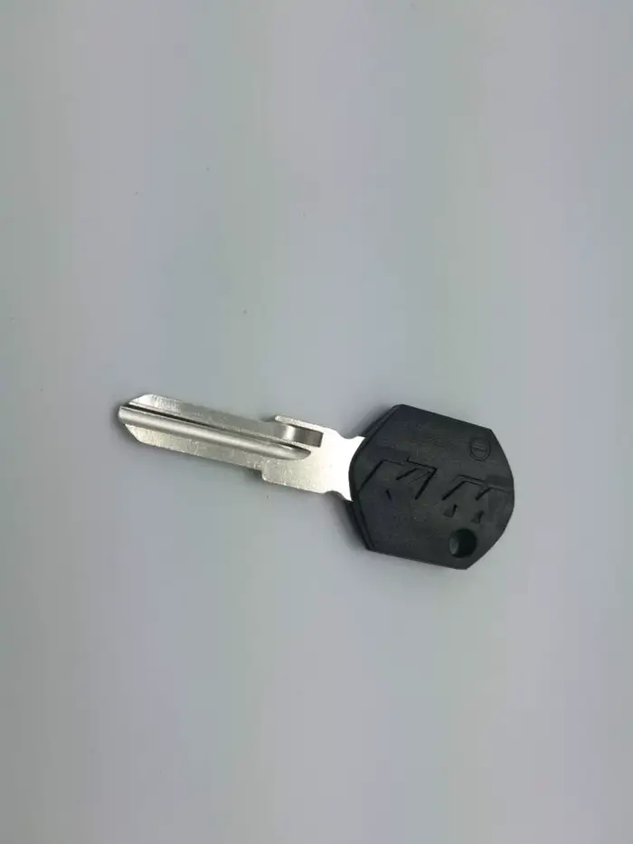 Clé vierge de moto noire/rouge