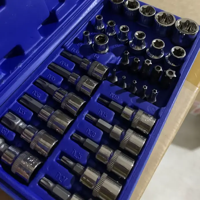 Jeu professionnel de 34 embouts Torx et douilles E-Torx