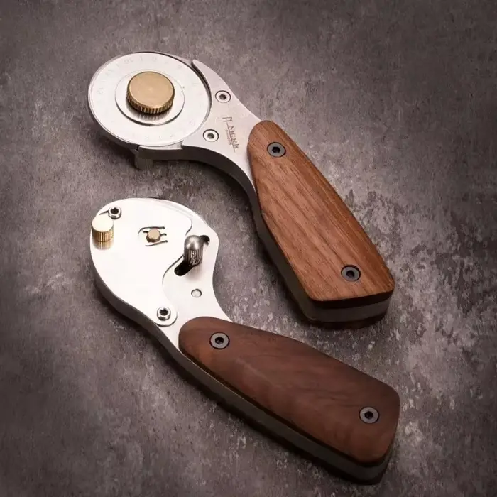 Outil de découpe de cuir à rouleau entièrement métallique