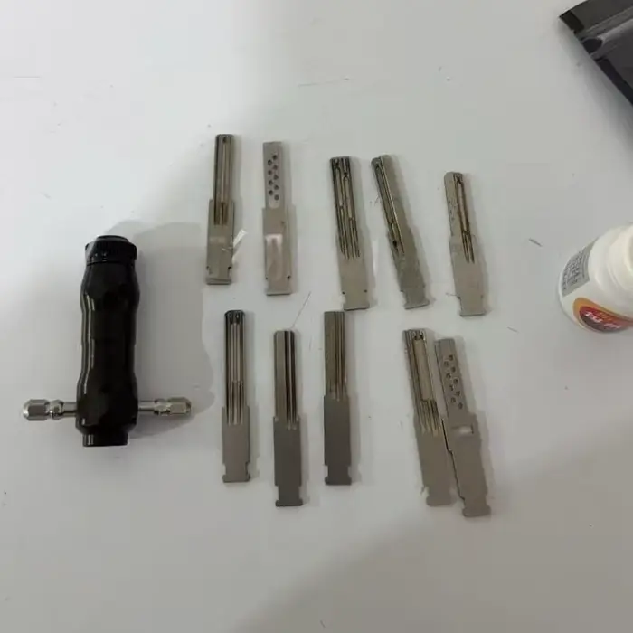 Kit de crochetage tubulaire 10-en-1 avec clés interchangeables en acier inoxydable – Outil de déverrouillage pour serrurier automobile et kit d'outils manuels DIY