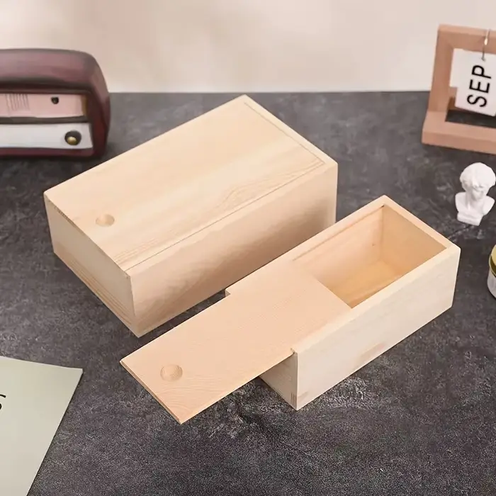 Boîte de rangement en bois avec couvercle coulissant en pin