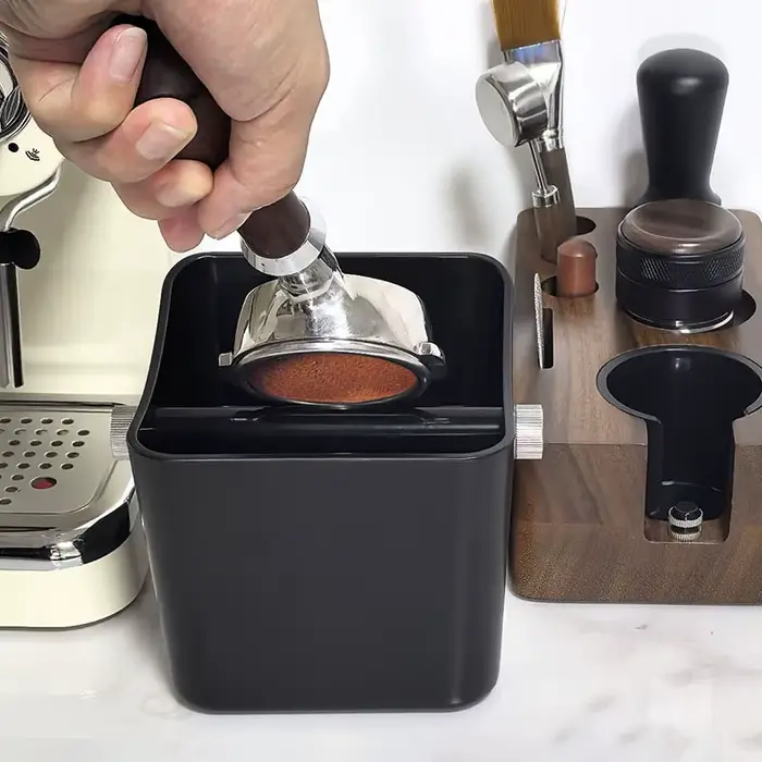Boîte à tarauder expresso avec tige taraudeuse amovible et base antidérapante pour gâteaux