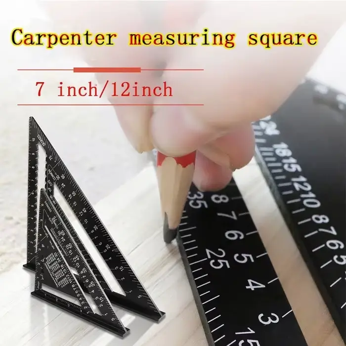 Règle triangulaire en métal pour charpentier