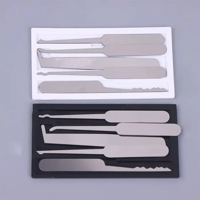 Coffret d'outils : Un outil indispensable pour les passionnés de serrurerie. Nouvelle version améliorée et épaissie. Boîte à outils portable classique.