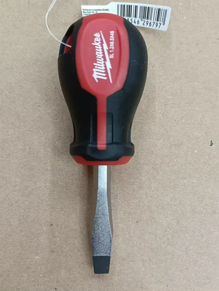 Tournevis plat professionnel Milwaukee 4932471780 avec poignée ergonomique pour réparation industrielle et entretien DIY
