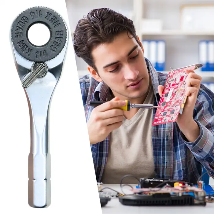Petite clé à cliquet portable