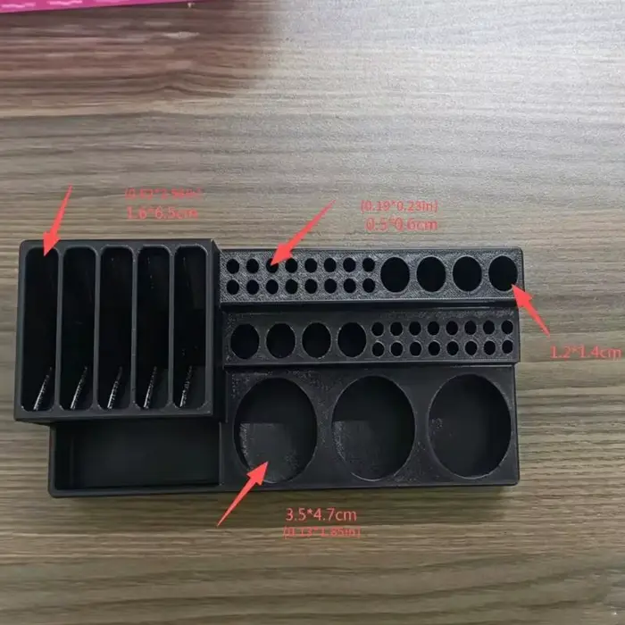 Boîte porte-outils à compartiments multiples 652F