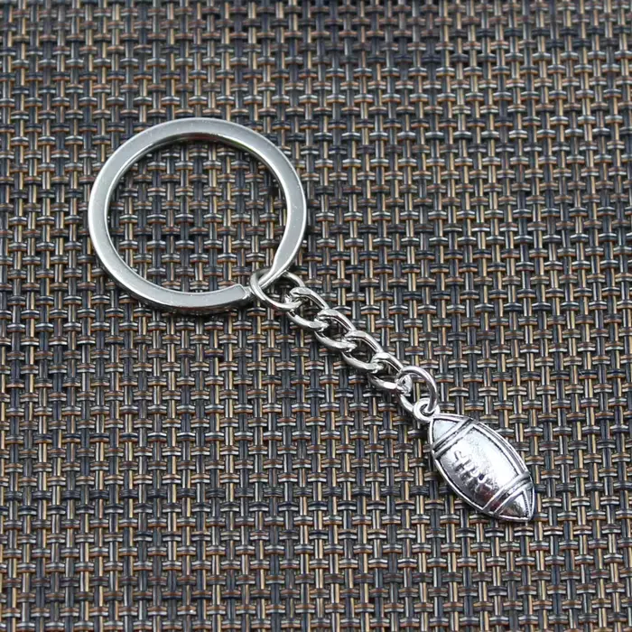 Porte-clés de rugby et de football pour hommes