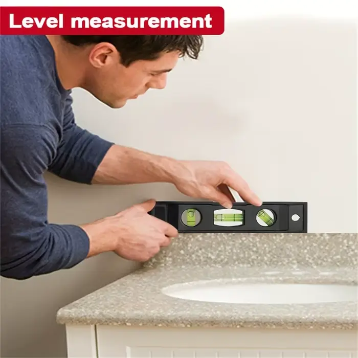Mini niveau magnétique pour usage domestique