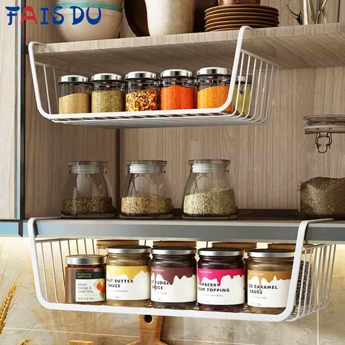 Panier de rangement suspendu sous étagère