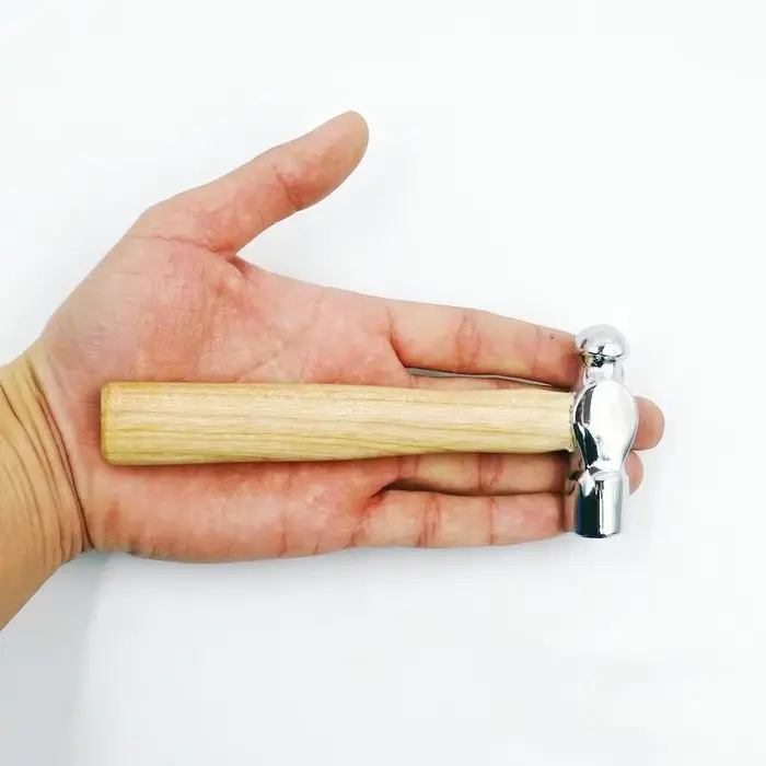 Mini marteau fracassant noyer tête ronde manche en bois