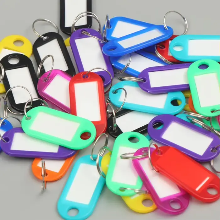 50 Étiquettes porte-clés en plastique avec anneau