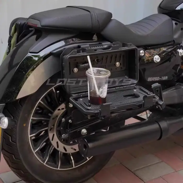 Boîte à outils rigide universelle étanche et antichute pour motos et véhicules électriques.