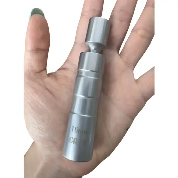 Adaptateur de clé à douille pour bougie d'allumage