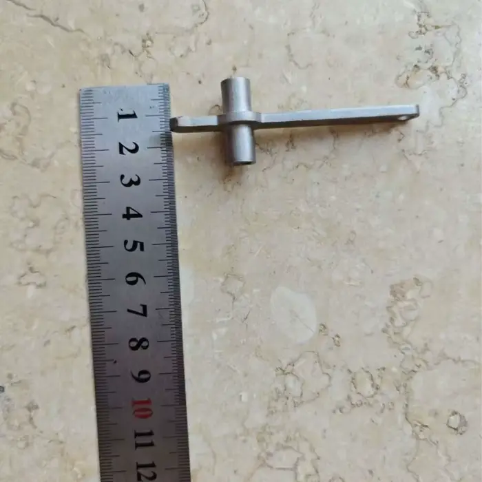 Clé de radiateur en acier inoxydable