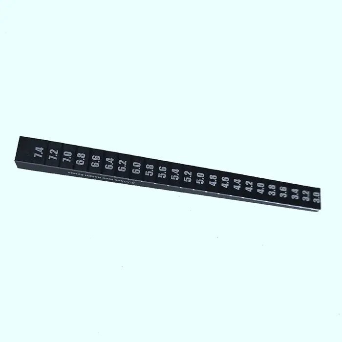 Outils de mesure en métal