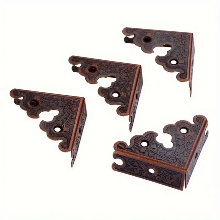 Protection d'angle en fer et cuir pour boîte en bois