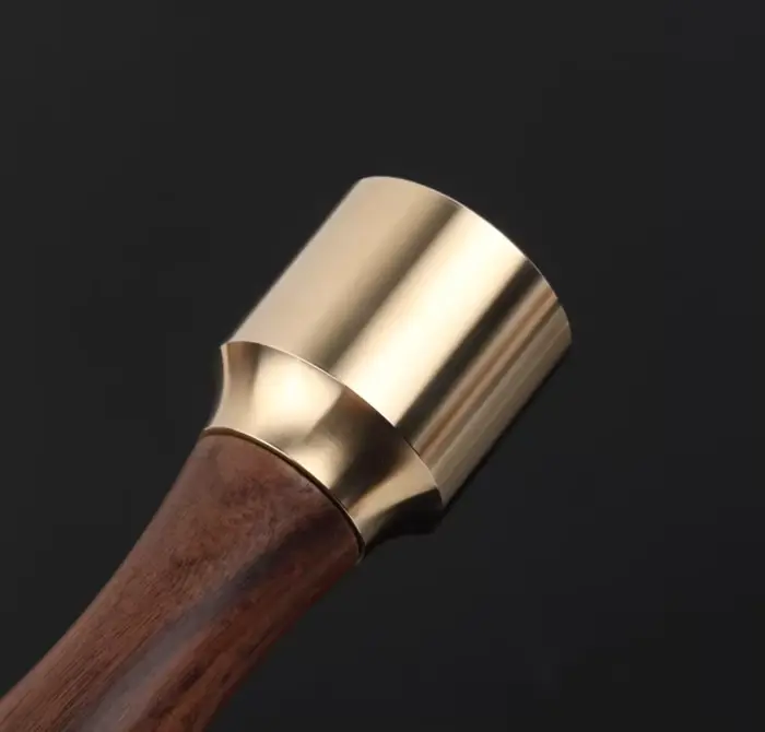 Marteau en laiton de haute qualité avec manche en bois