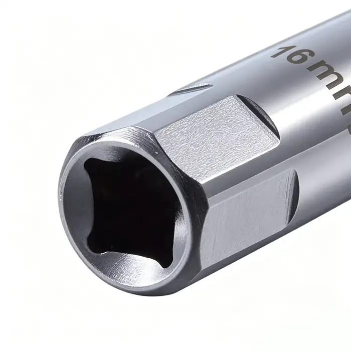 Clé à douille pour bougies d'allumage