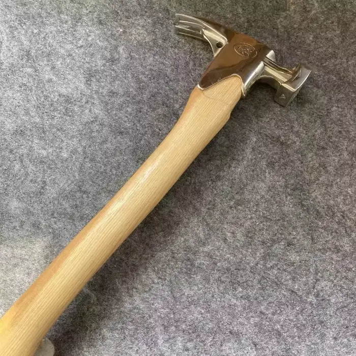 Marteau à griffes intégré en fer domestique