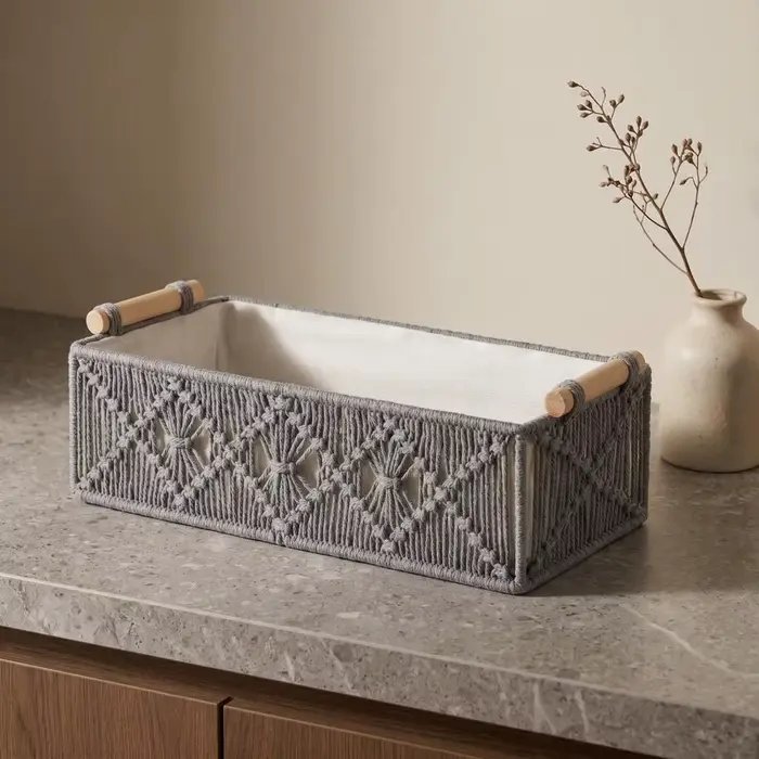 Boîte de rangement avec poignées en bois