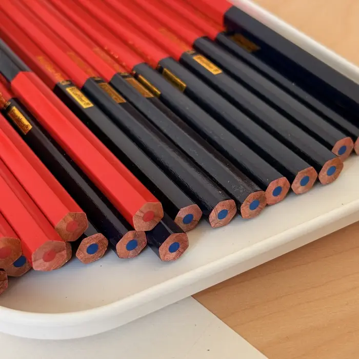 Crayons de charpentier ergonomiques rouges et bleus – Outils de marquage de construction en bois durables pour les