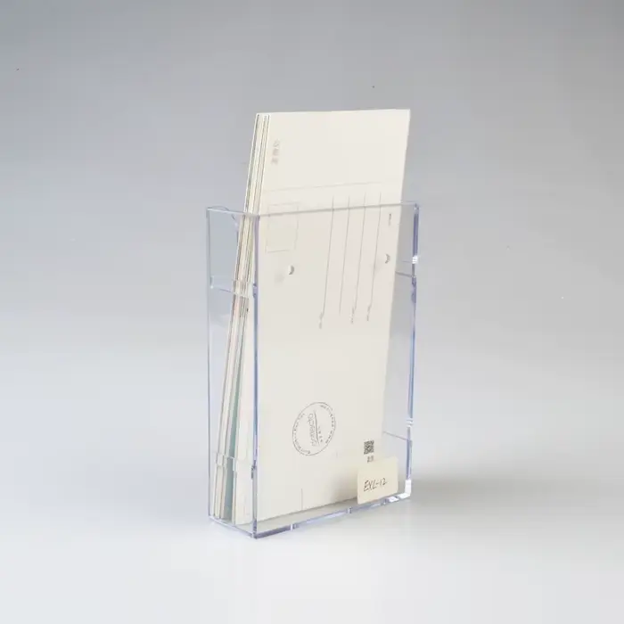 Boîte de rangement murale transparente T1