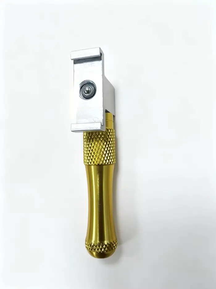 Poignée de clé à molette multifonctionnelle et durable 2-en-1 avec flexibilité multi-angles et bras de maintien à trois directions pour la maison