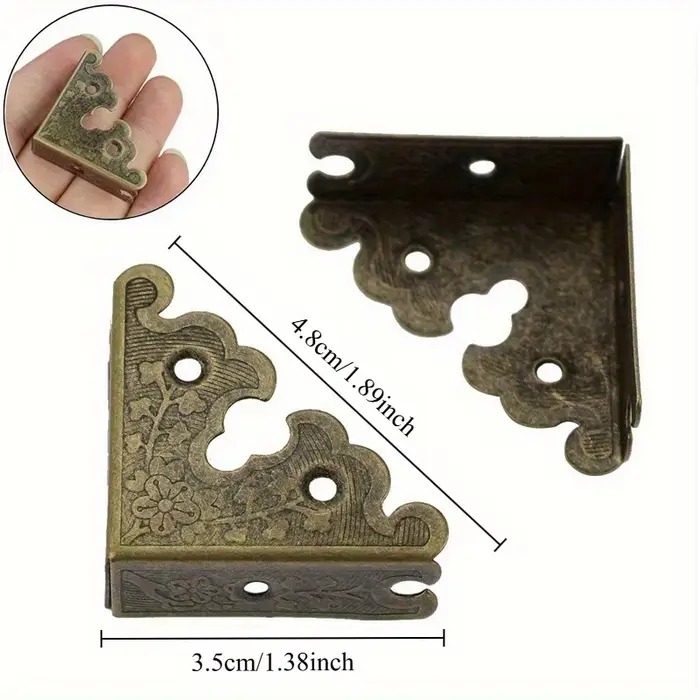 Protection d'angle en fer et cuir pour boîte en bois