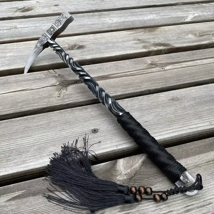 Marteau à crochet et lune 40 Cm sanglier pur forgé à la main