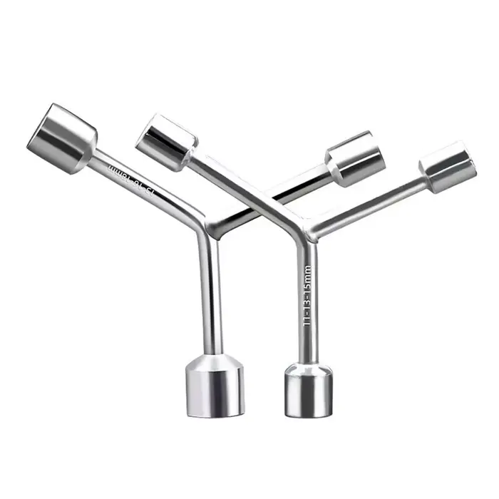 Clé à douille triangulaire pour vélo