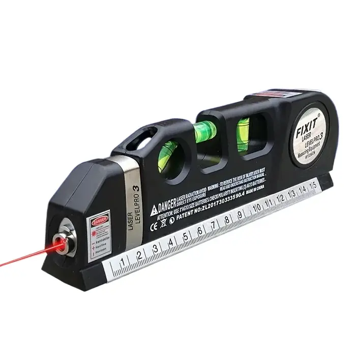 Un ensemble d'outils de niveau laser domestique pratique, multifonctionnel, avec niveau laser standard, mesure de distance par laser croisé et règle métrique.