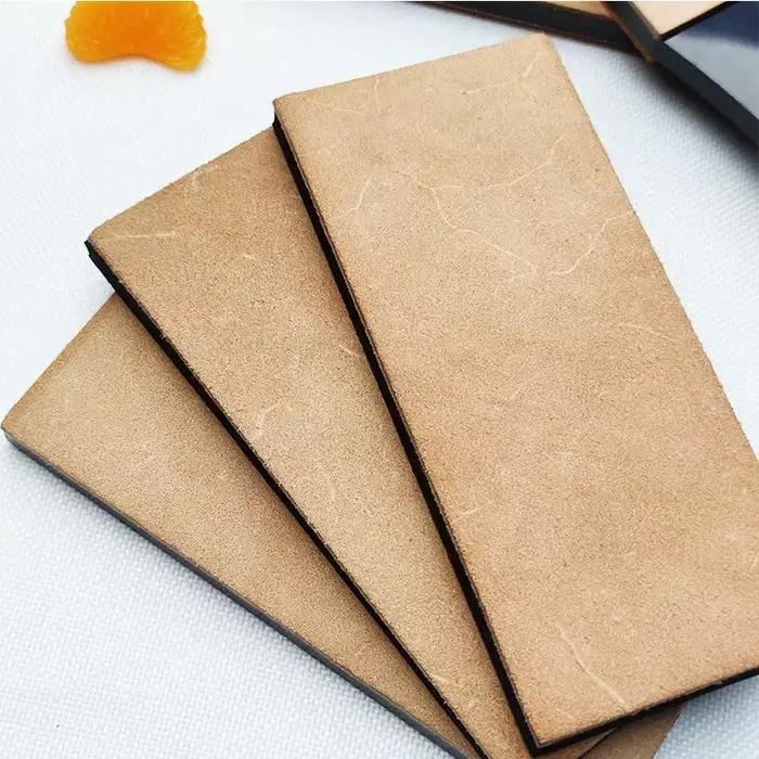 Sangle d'affûtage en cuir avec manche en bois fait à la main pour couteaux de rasoir-outil