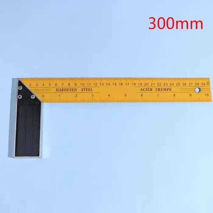 Règle pour le travail du bois et la construction : carré métallique multifonctionnel en forme de L pour une mesure de haute précision.
