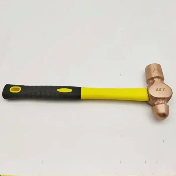 Marteau en laiton multifonctionnel