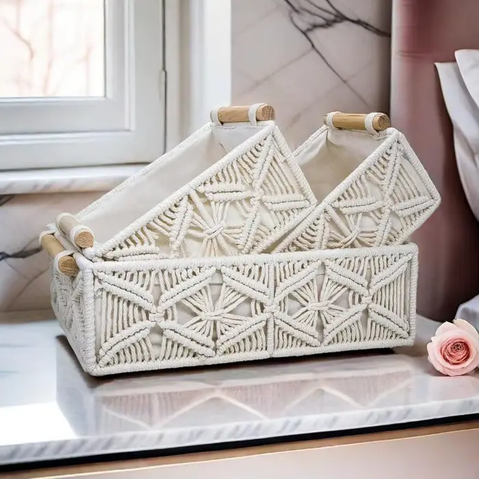 Boîte de rangement avec poignées en bois