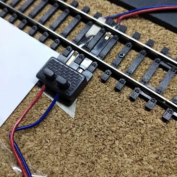 Analyste de bricolage de bandes d'alimentation de voie de train