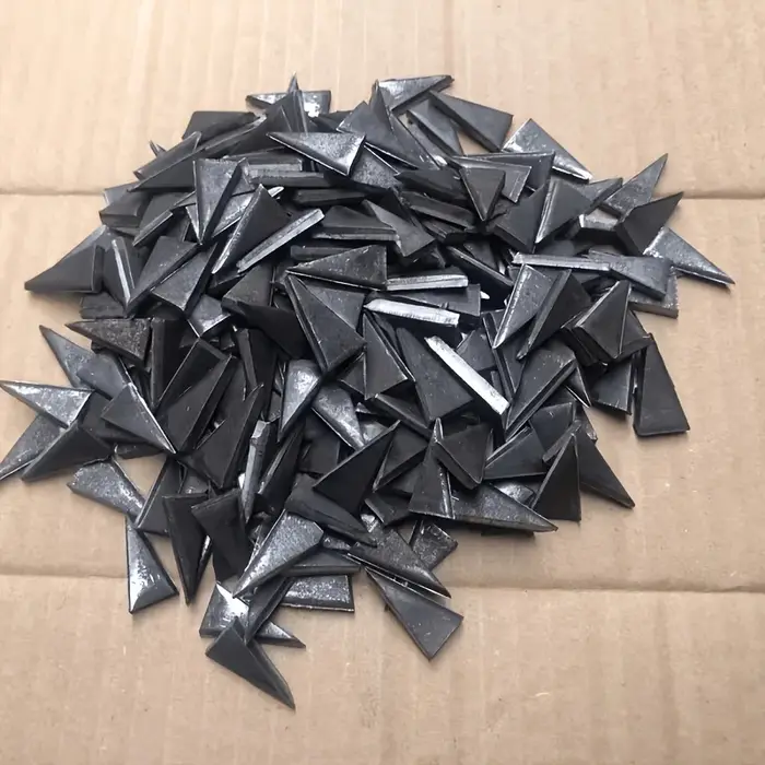 30 pièces de marteaux triangulaires, ciseaux à caoutchouc, haches, marteaux, clous d'installation et de renforcement - Convient pour l'installation de marteaux et d'haches - Furni